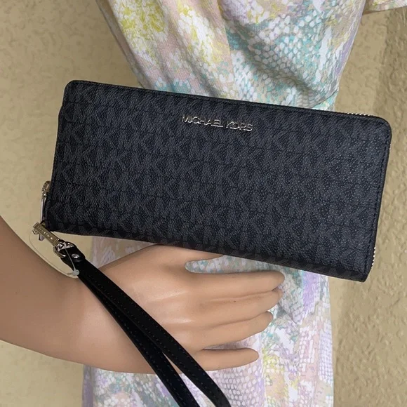 Michael Kors Jet Set Travel Large Travel CONTINENTAL Wristlet-Wallet - Picture 9 of 16